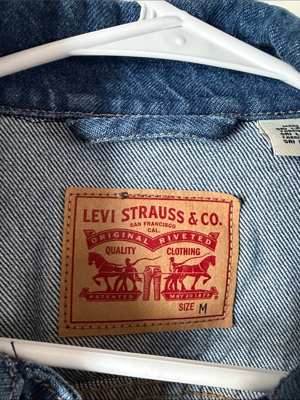 Levi's Men's Dark Blue Denim Jacket with Button Front - Picture 2 of 4
